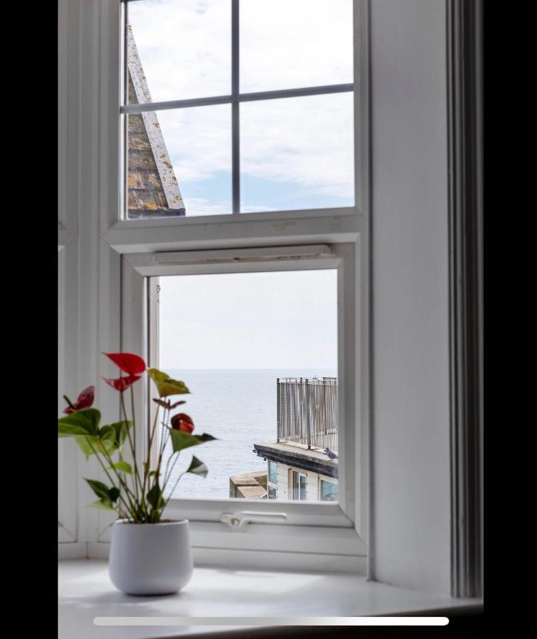 Ammonite Luxury Beachfront Apartment Lyme Regis Ngoại thất bức ảnh